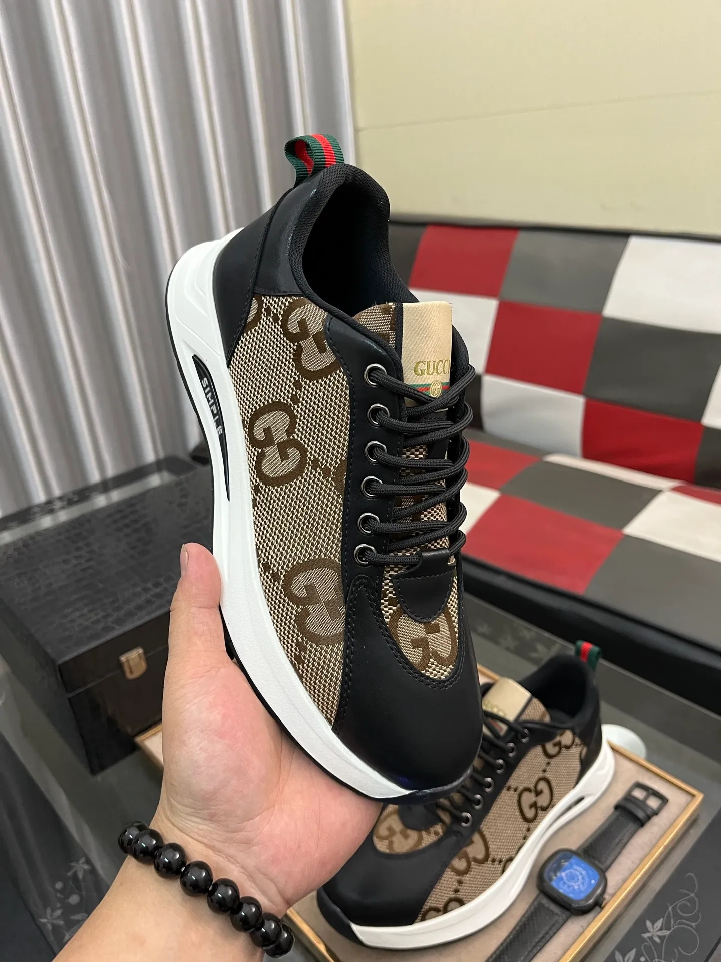 Men's shoes💰420⌚️⌚️[GUCCI] Gucci men's casual shoes are absolutely popular🔥The ultimate matching item for trendy men! The charm of super texture is irresistible, the main recommendation, the flower leather color is bright! The upper is made of high-quality cowhide with branded fabrics, pigskin lining for the feet, and wear-resistant rubber sole, which is noble and elegant! Extremely comfortable🎁🎁You can be as handsome as you want💪 38-442️⃣colors available
